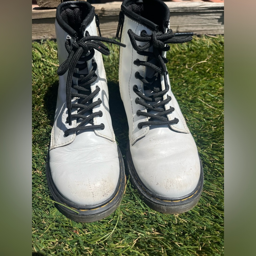 Girls Dr. Martens